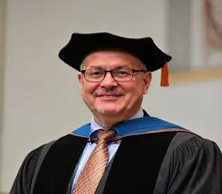 título de doutor honoris causa