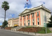 reparo emergencial na avenida Nuno de Assis