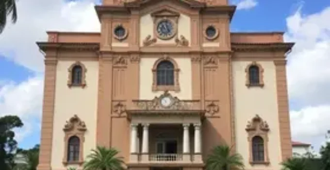 funcionamento de serviços no feriado de Tiradentes