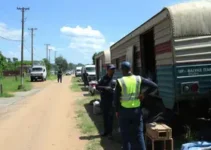 Prefeitura usa policiais para remover moradores de rua